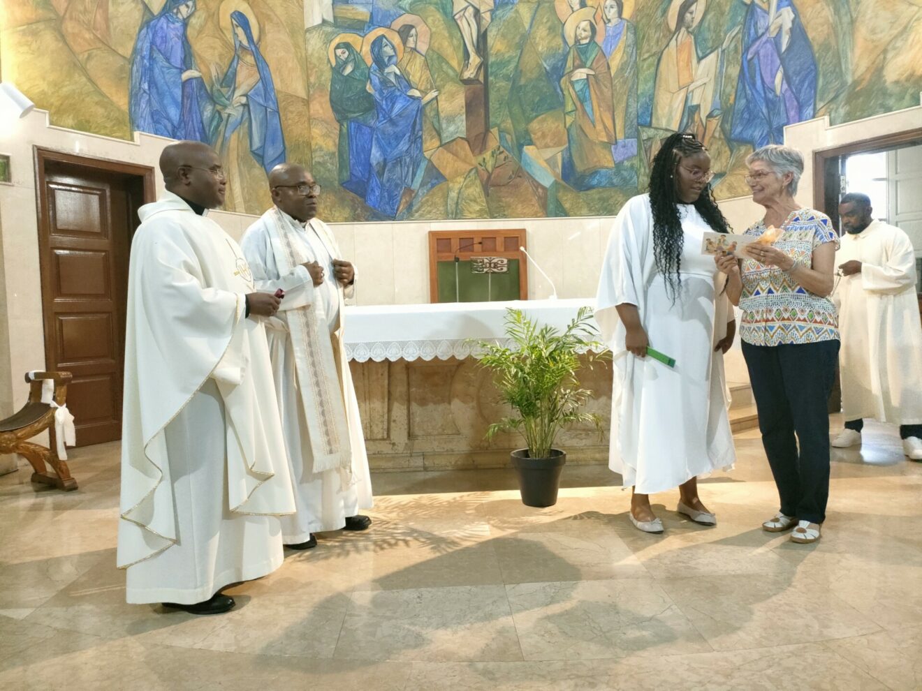 MISSA GUINEANA EN LA PRIMERA COMUNIÓ DE SORAYA