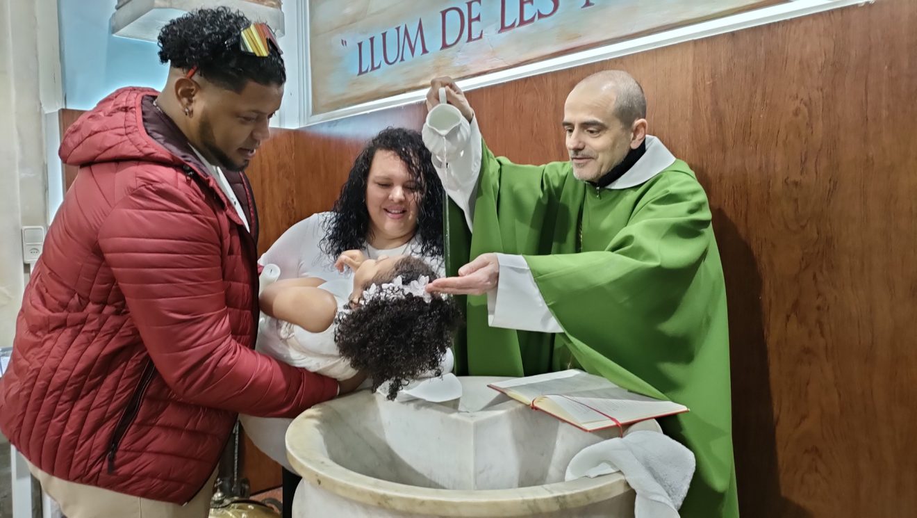 AMAYA HA REBUT EL BAPTISME