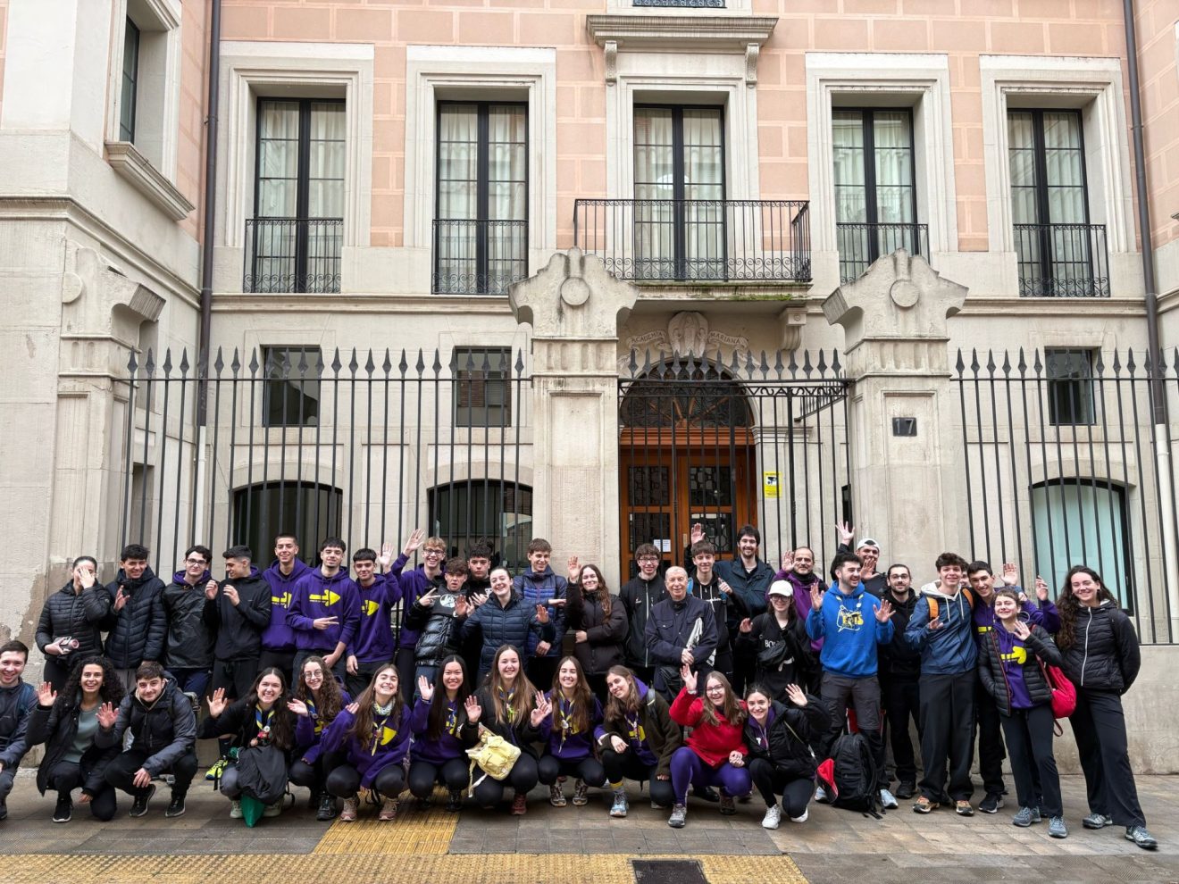 CAMINADA DE JOVES A BUTSÈNIT