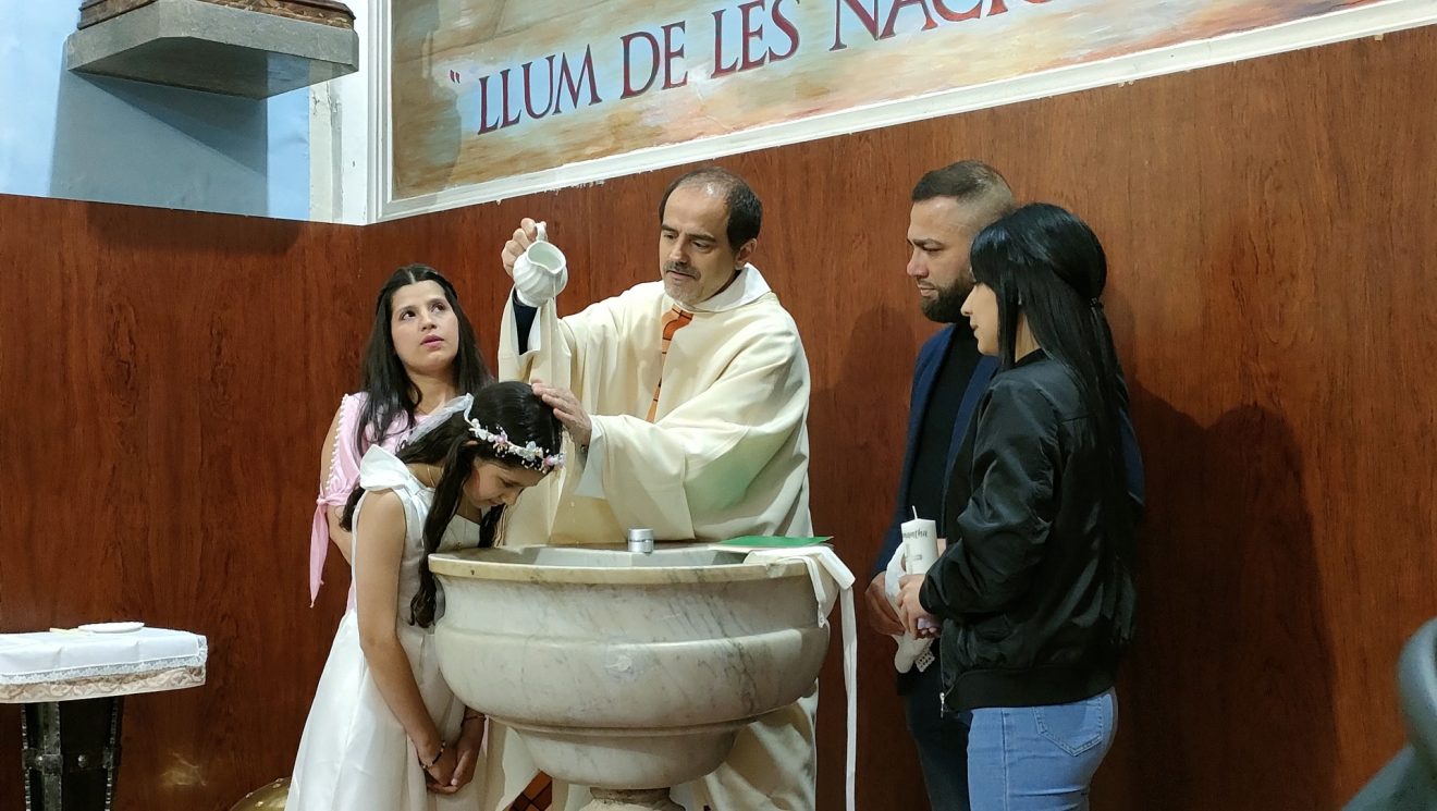 SAMANTHA HA REBUT EL BAPTISME