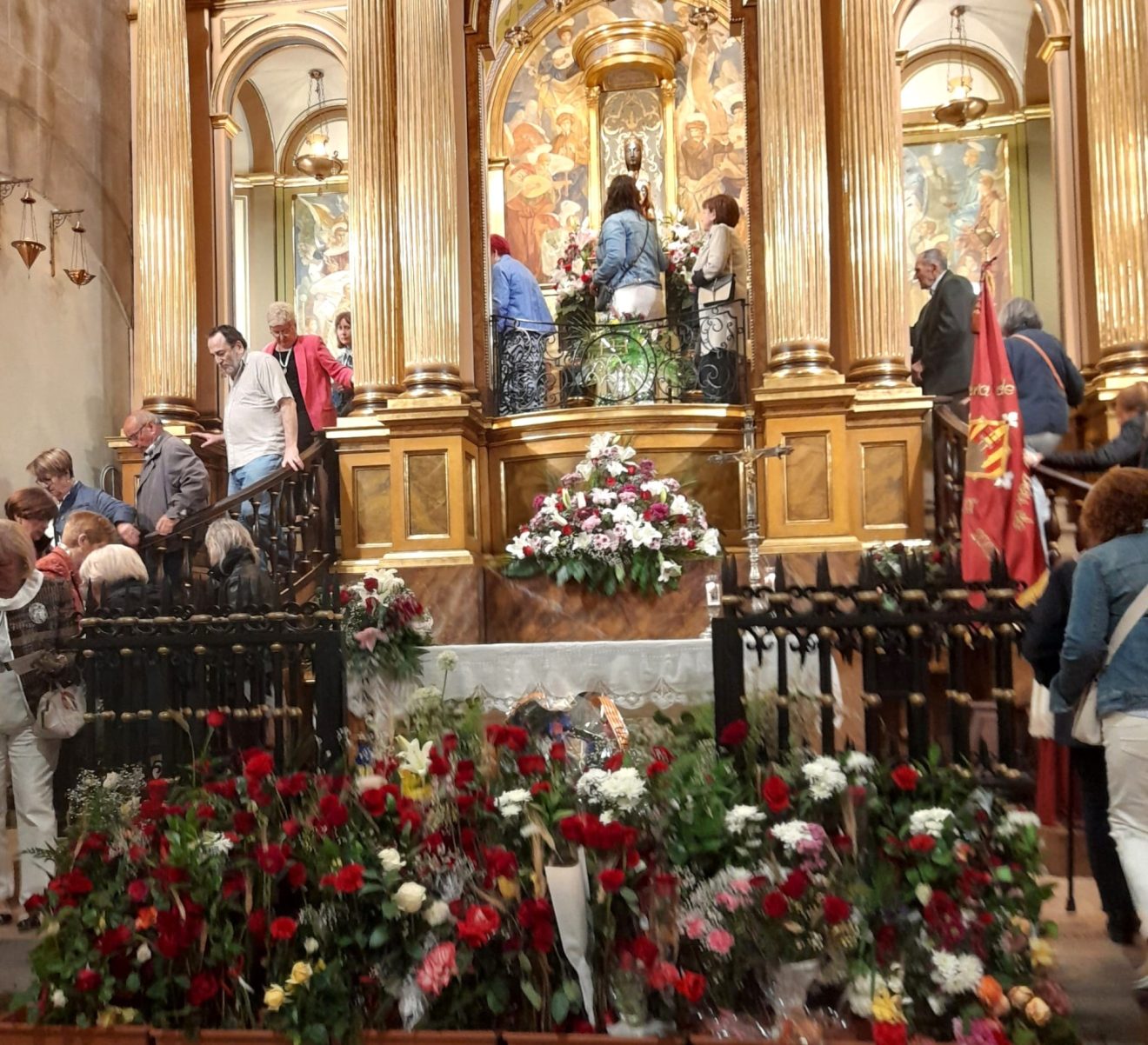 LA CATEDRAL CELEBRA LA MARE DE DÉU DE MONSTERRAT EN L'ANY DEL MIL·LENARI